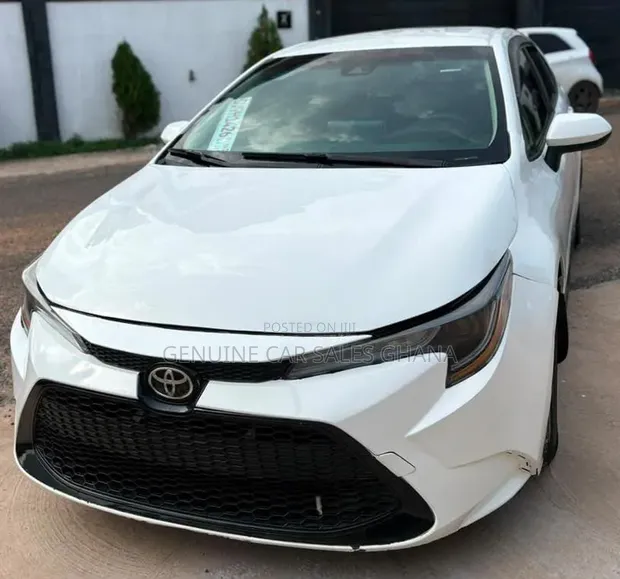Toyota Corolla LE 2020 White - 1