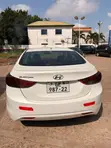Hyundai Elantra 2012 White - 4