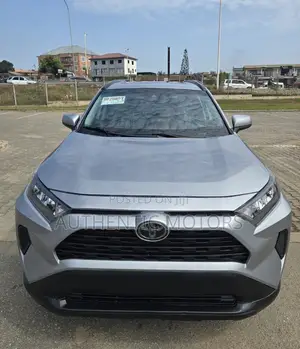 2020 Toyota RAV4 XLE AWD Silver