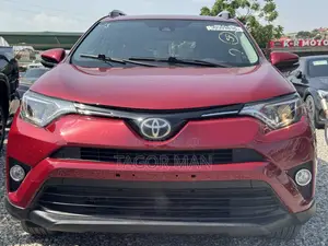 2018 Toyota RAV4 XLE SUV AWD - Red