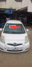 Toyota Vitz 1.0 FWD 5dr Hatchback 2010 White - 1