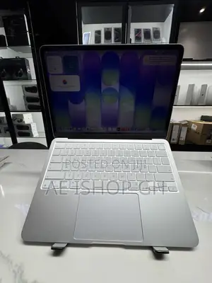 Apple MacBook Neo 2026 13" 8GB RAM 512GB SSD