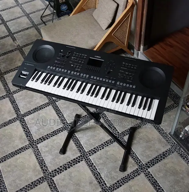 Yamaha SX-620 Electronic Keyboard - 1