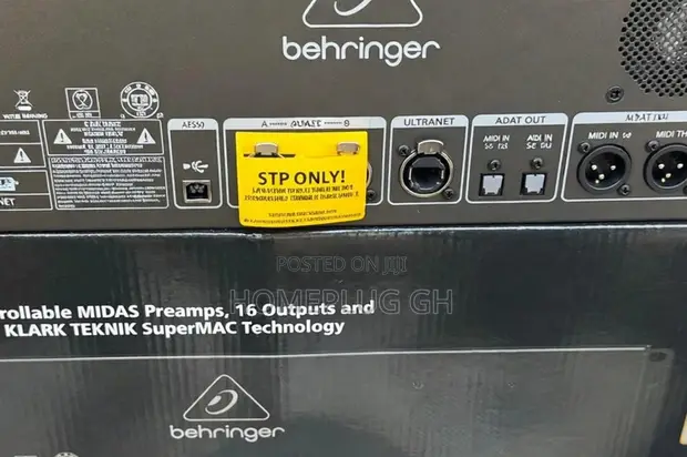 Behringer S32 Digital Stage Box - 1