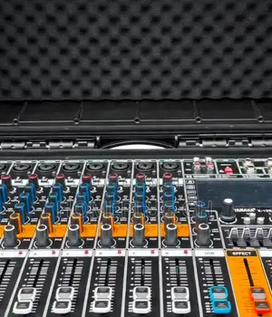 Yamaha Mixer in Flight Case