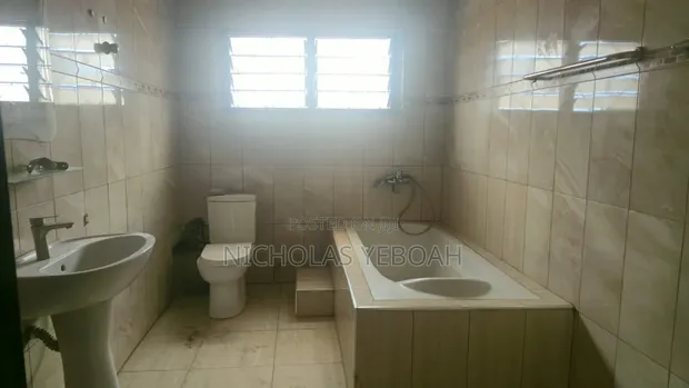 3 Bedroom Apartment for Rent in Din-Pa Real Estate, Kumasi - 1