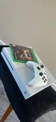 Xbox One S 500GB with Controller - 1