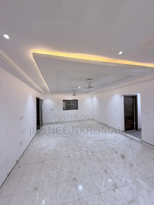 2-Bedroom Apartment for Rent in Mr Justice Estate, West Hills Mall Area - 1