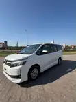 Toyota Voxy Hybrid V 2WD 7-Seater 2015 White - 4