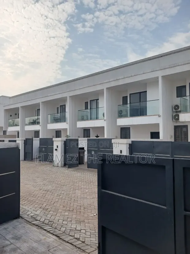 2-Bedroom Townhouse for Rent in Nmai Dorn, Boundary Road Area - 1