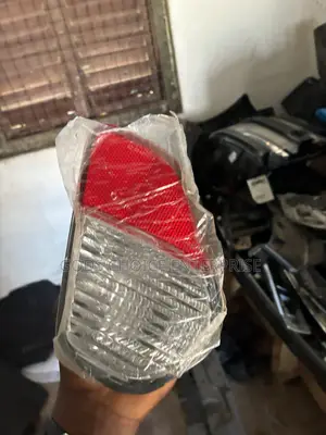 Mitsubishi Outlander Back Bumper Reflector (2016-2018)