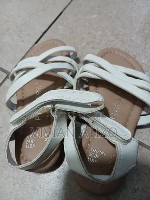 ID Girls White Leather Sandals - Size 11