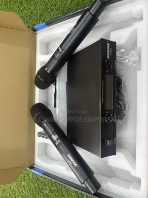 Shure U-3500 UHF Professional Wireless Microphone System