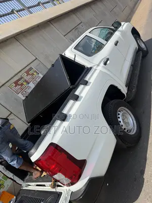 Mitsubishi L200 Hard Trifold Bucket Cover (2023-2026)