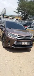 Toyota Highlander XLE 2019 Brown - 2