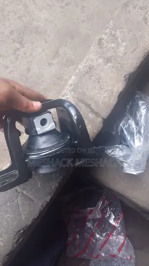 Nissan Versa Engine Mount