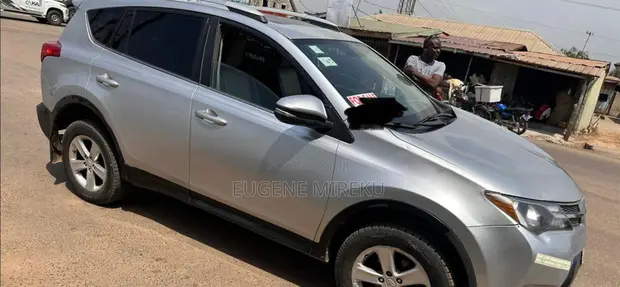 Toyota RAV4 2015 Silver - 1