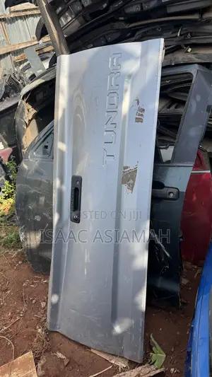 Toyota Tundra Tailgate / Tail Board (2014-2021)