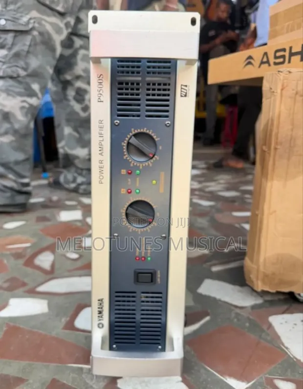 Yamaha P9500S 2-Channel Professional Power Amplifier - 1