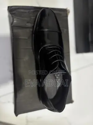 Alexander McQueen Men's Black Leather Loafers (42-44)