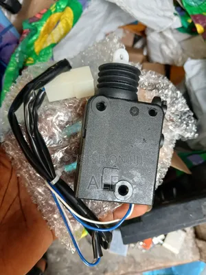 Mercedes-Benz G-Wagon Door Lock Actuator