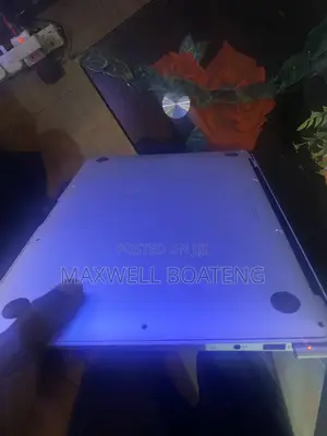 Apple MacBook Air 2011 Laptop
