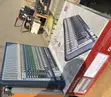 Soundcraft Signature 22 Analog Mixer - 2