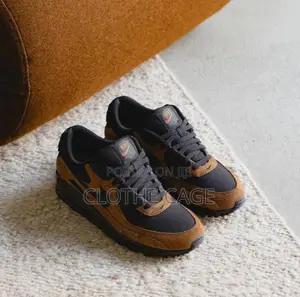 Nike Air Max 90 Premium Sneakers