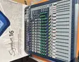 Soundcraft Signature 16 Compact Analog Mixer - 1
