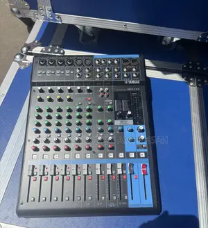 Yamaha MG12 Analog Mixer