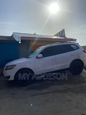 Hyundai Santa Fe 2012 White