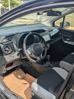 Toyota Vitz 1.3 FWD 5dr 2015 Hatchback