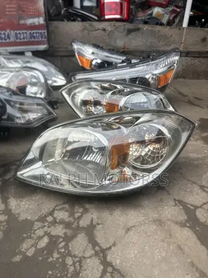 Chevrolet Cobalt Headlight Pair (2005-2010)