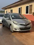 Toyota Vitz 1.3 FWD 5dr 2012 Gray - 2