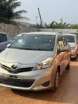 Toyota Vitz 1.3 FWD 5dr 2012 Gray - 4