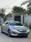 Honda Accord 2017 Silver - 3