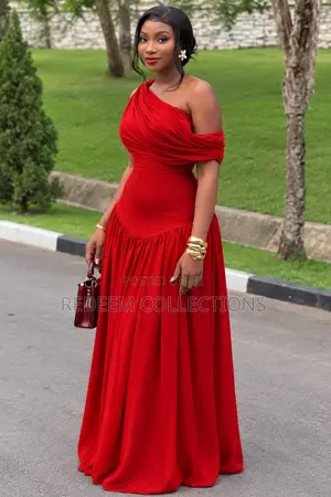 Elegant Long Dresses for Photoshoots & Events