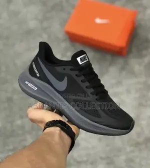 Nike Zoom Guide Running Sneakers