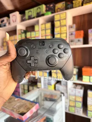 Nintendo Switch Pro Controller