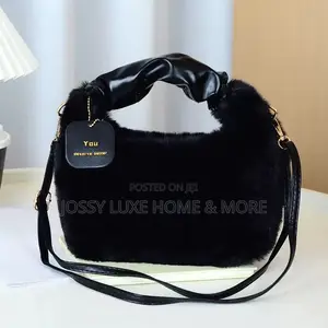 Ladies Fluffy Fur Shoulder Bag