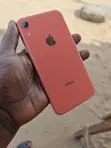 Apple iPhone XR 64GB - 2