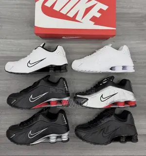 Nike Shox R4 Sneakers