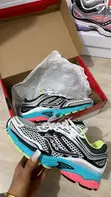 Saucony ProGrid Omni 9 Sneakers - 2