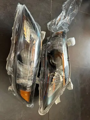 Toyota Camry Headlight - Black (2007-2011)