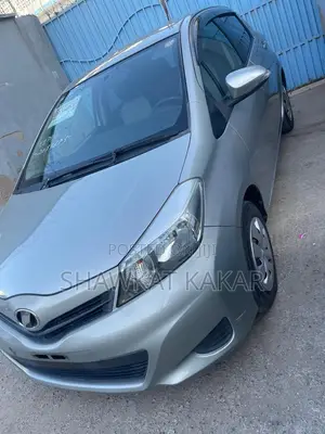 Toyota Vitz 1.3 AWD 3dr 2011 Silver